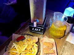 -UP嘻哈酒吧(粉巢店)