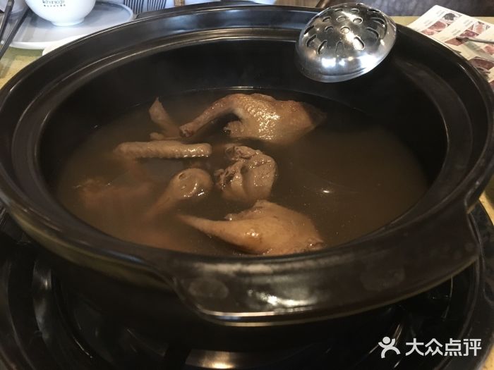 土茯苓鸽子火锅