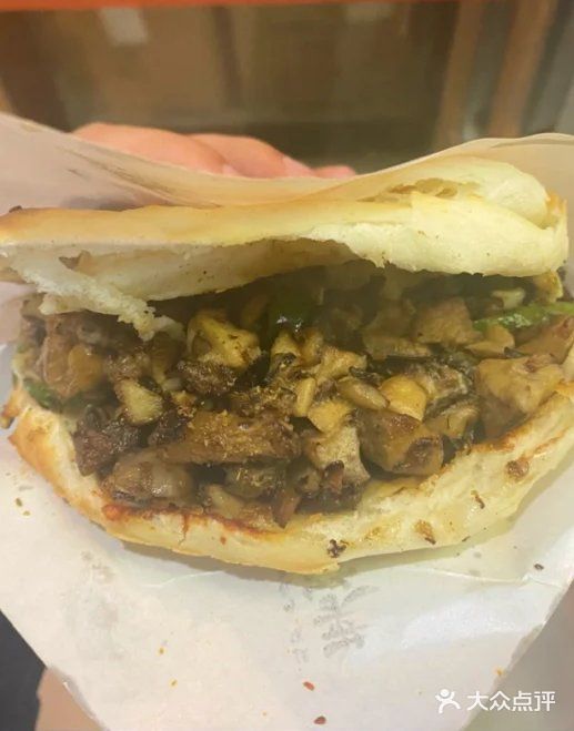饼夹豆腐串(三中老店串馍)