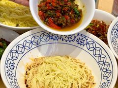 -李与白包子铺(桐梓林店)