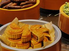 蛋黄月饼-喜家自助小火锅(卓悦里店)