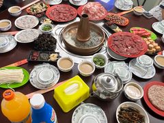 -洞庭洲·防空洞火锅·烧烤·铜锅涮肉(新百广场店)