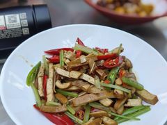 -黄泥岗·地道湖北菜(奥特莱斯店)