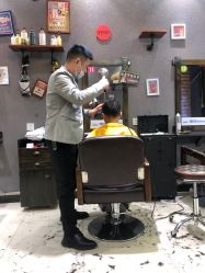 -首艺美发