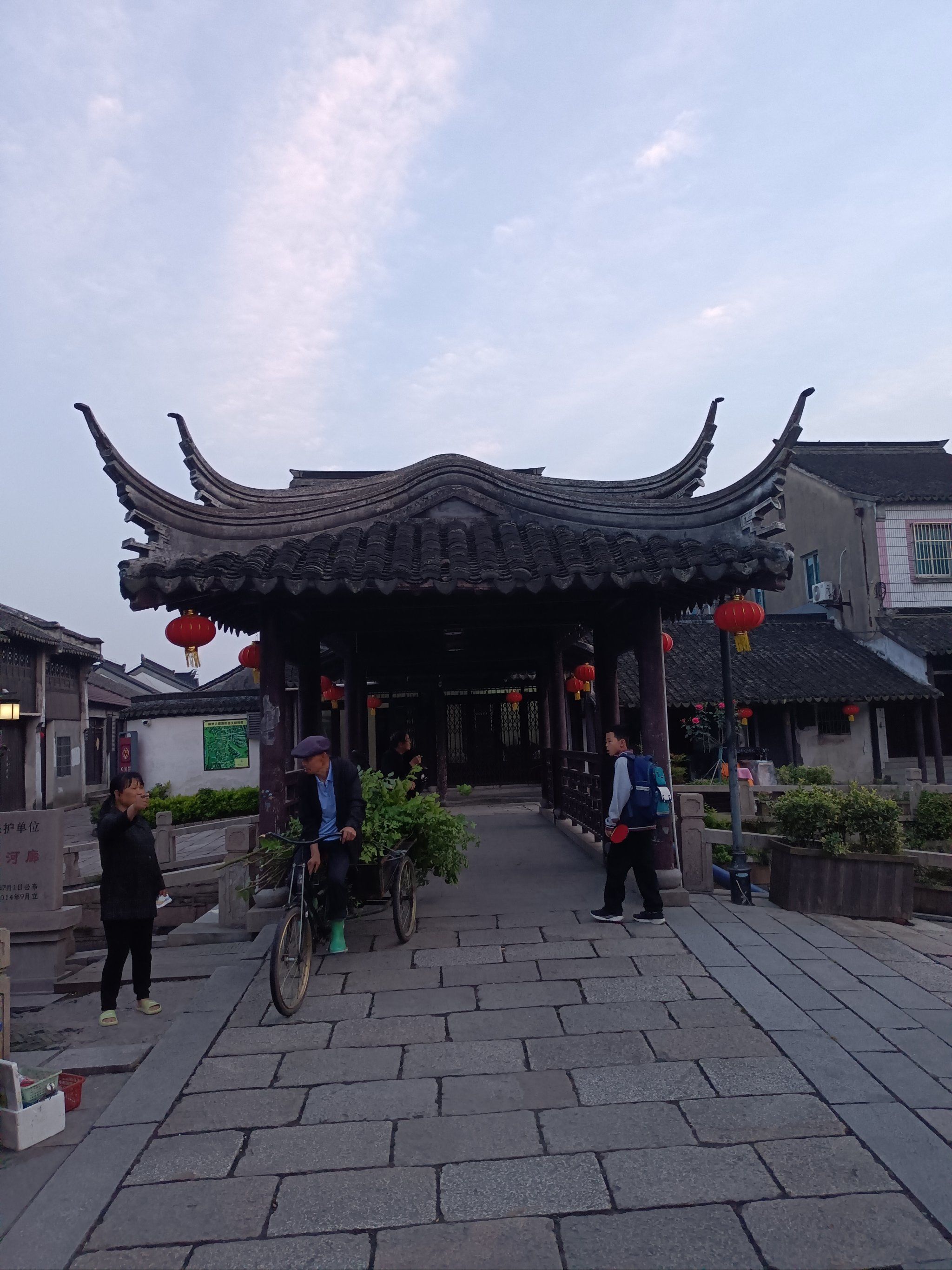 苏州吴江最南端的一个古镇桃源之铜锣古镇