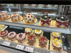 -花花卷卷·鲜食蛋糕(静安久光百货店)