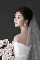 -喜爱高定婚纱摄影