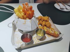 -露露家咖啡店