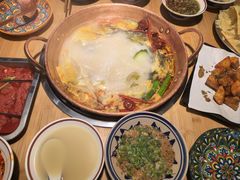 -洱火云南酸菜牛肉火锅(石景山当代商城店)