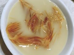 鸡煲特大鲍翅-凤城礼记鱼翅海鲜酒家(新马路总店)