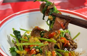 Coriander Stir-fried Pork Shank