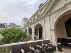 门面-Big House当代艺术中心