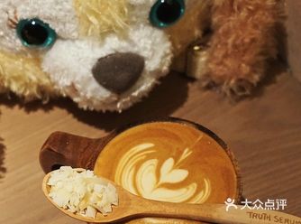 好喜欢这种安安静静可以待很久的店  是被点评的一个可