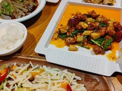 -隔壁老王·家常云南菜(花巷店)