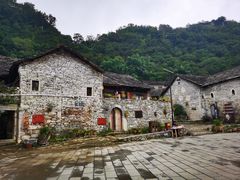 -高荡千年布依古寨旅游景区