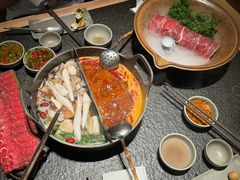 -三出山火锅(南京万象天地店)