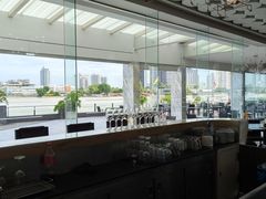 -曼谷湄南河畔华美达广场酒店