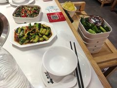 -鲁员外地锅鸡地锅鱼(龙湖江东天街店)