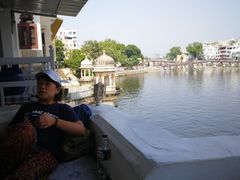 -Lake Shore Hotel & Restaurant