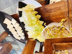 -老房老舍重庆火锅(假日城市店)