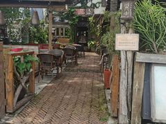 -城墙外BAR