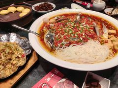 -湘小馆剁椒鱼头(金帝商务大厦店)