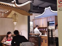 大堂-左庭右院鲜牛肉火锅(浦江欢乐颂店)