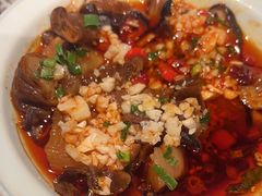 -老牌坊云南鱼豆花火锅(哈西万达店)