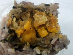 蛋黄肉松饭团-大个子蒸饭
