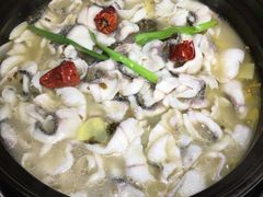 酸菜黑鱼锅微辣-周渝食惦酸菜鱼(青浦店)