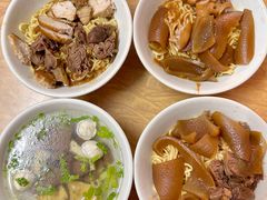 -松树干拌面店