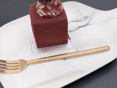 -UNI UNI(环亚凯瑟琳店)