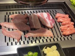 -臻牛烤肉