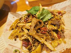 -有红鸡毛店·川菜(建设路店)