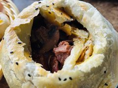 俄式瓦罐牛肉-魅力边城旋转餐厅