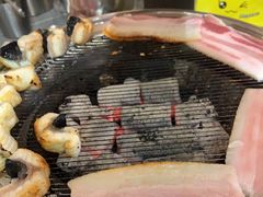 -围炉肉舍•炭烤活鳗•丹东海鲜烤肉(步行街店)