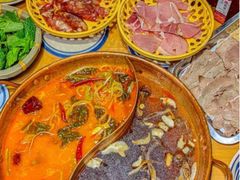 -洱火云南酸菜牛肉火锅(石景山当代商城店)