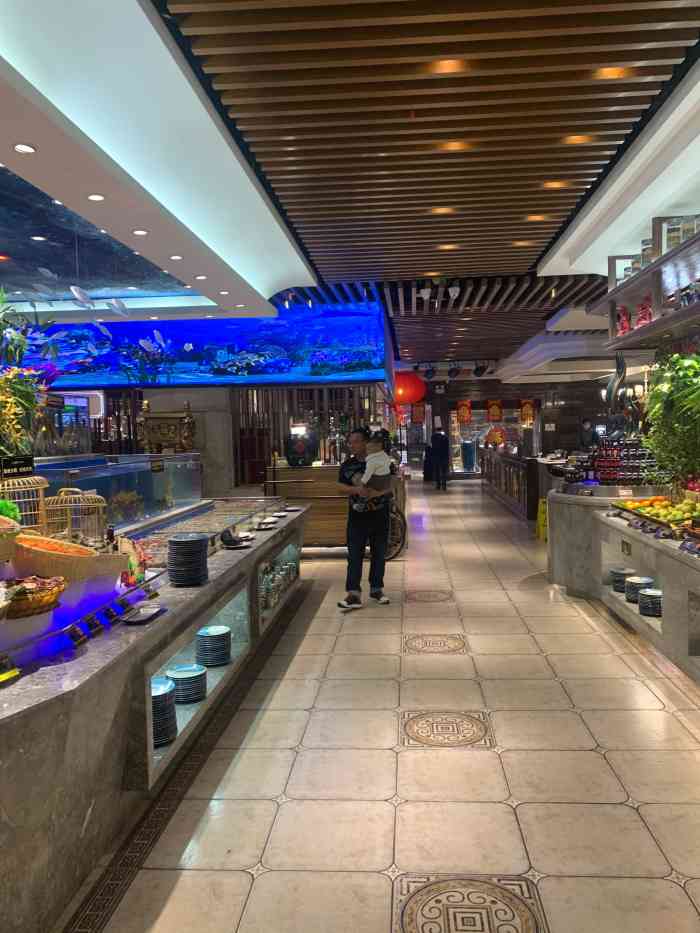 观宴近年来一直算是天津的自助龙头了单去不如充值合适午餐和晚餐主要