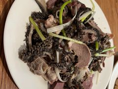 -清真吴记门钉肉饼·喜多利