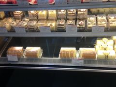 -红宝石·鲜奶小方·海派西点房(金杨店)
