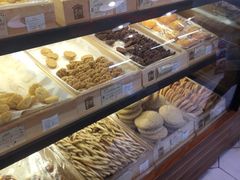 -光明牛奶棚(南泉店)