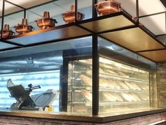 面包甜点陈列柜-老墙根涮肉·铜锅·烧烤(欢乐谷·王四营店)