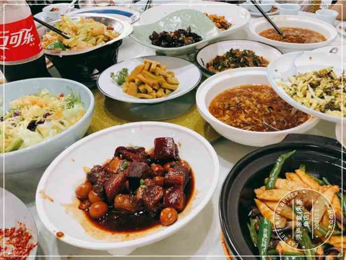 浔庐家宴(朱家角店"来之前看了周边几家饭店,感觉这家饭店的装.