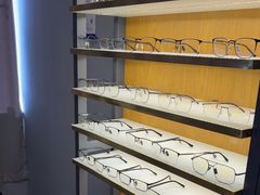-优医视平价眼镜蔡司依视路折扣工厂店(德胜门店)