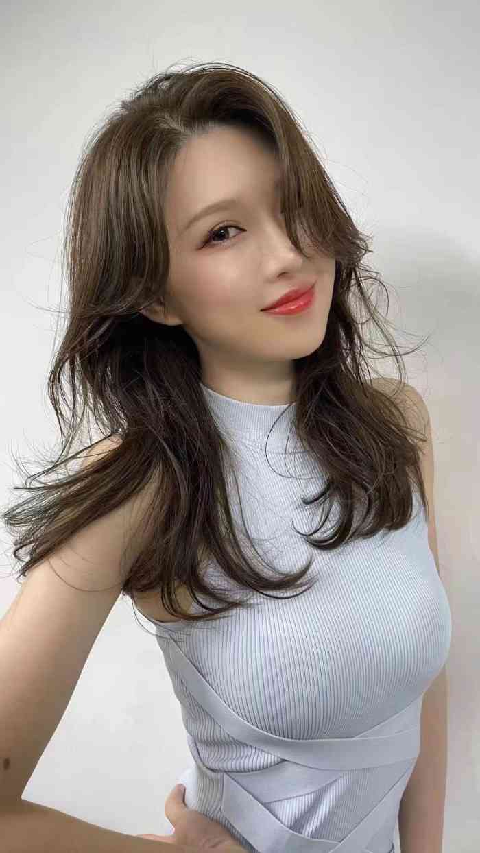 magi美界造型(虹悦城店)-"【项目】染发位于虹悦城三楼卡通尼乐园旁.