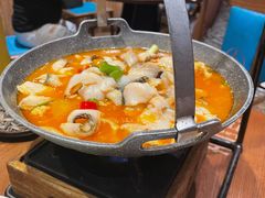 思茅酸汤鱼片-老滇山寨•云南特色菜•地方菜•民族风情歌舞表演(金碧店)