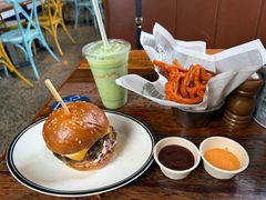 -Ribs & Burgers The Rocks