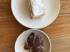 -ROAST coffee & eatery