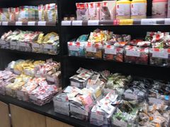 零售区-良品铺子(五角场万达店)