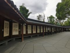 -龙华寺